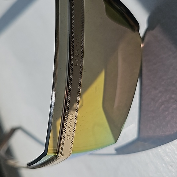 Versace Men's Sunglasses - Picture 6 of 16
